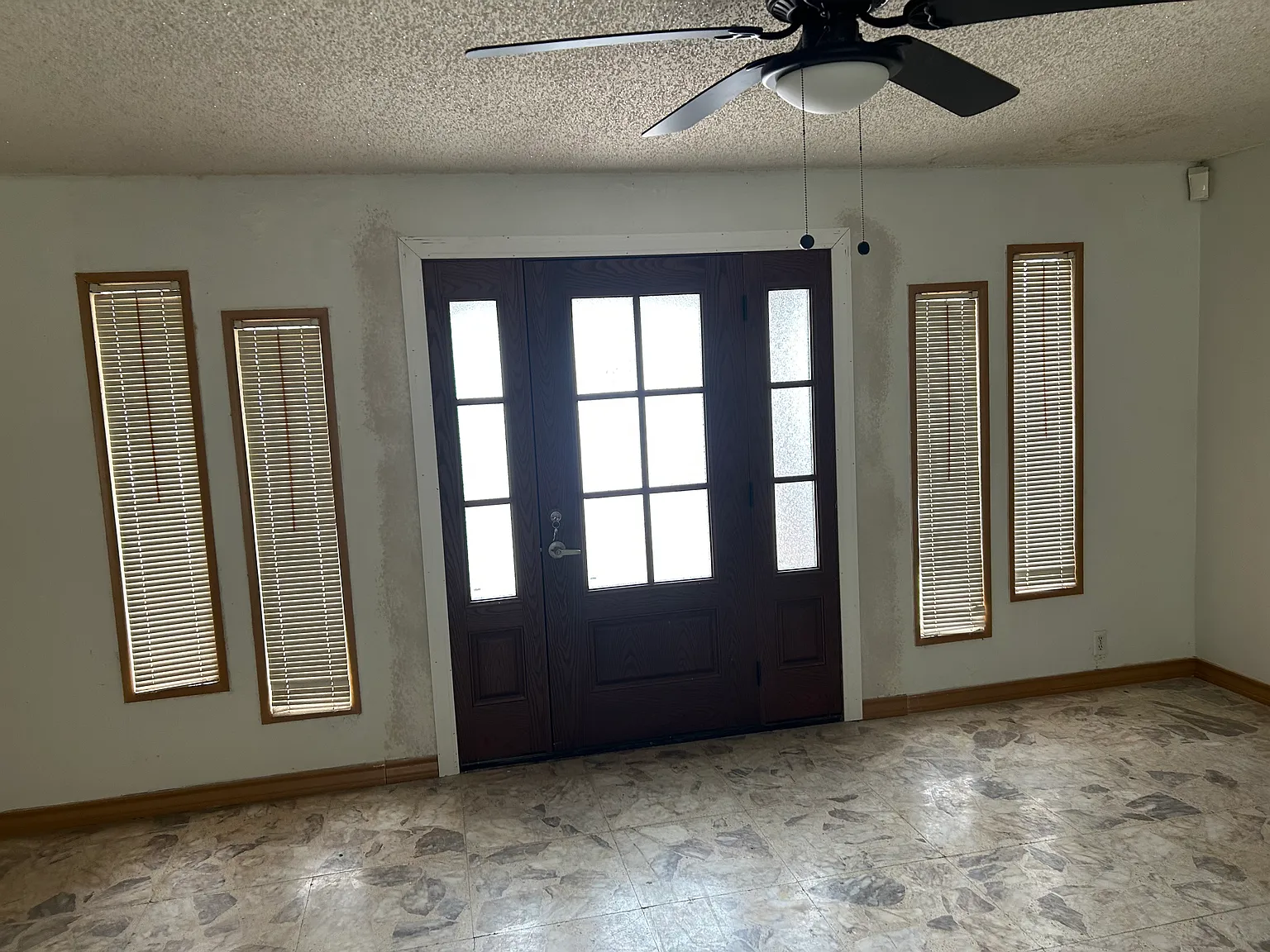 3 bed, 2216 sqft, $1,400 — Photo 3