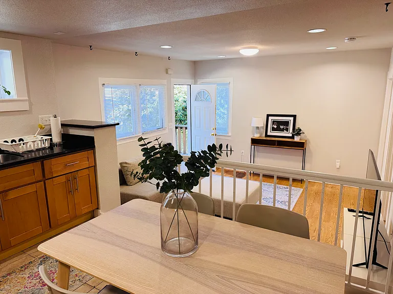 206 Sunnyside Ave #A — Photo 10