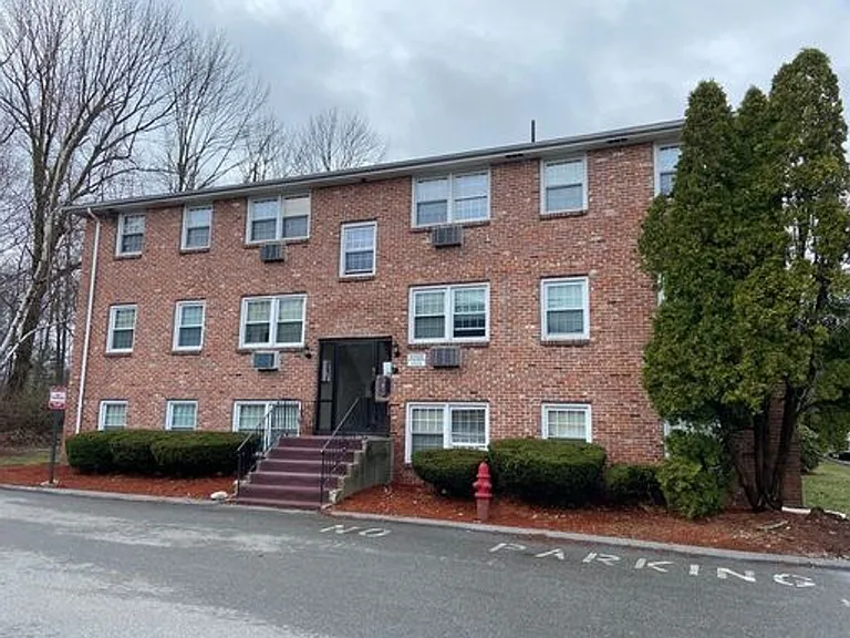 50 Danbury Dr #22 — Photo 15