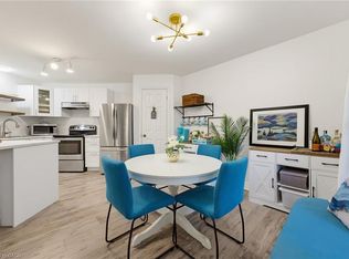 1210 Thorpe Rd #309, Burlington, ON L7S 2H1