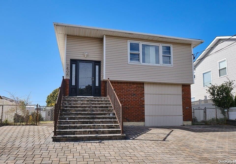 1st image of 1406 Cayuga Avenue