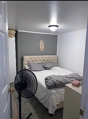 3rd image of 2557 41st St Floor 1