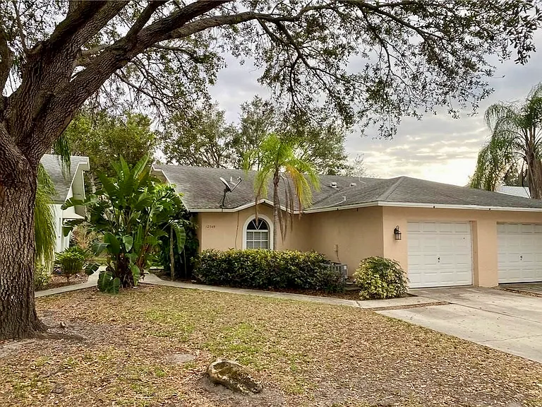 12243 Londonderry Ln — Photo 1