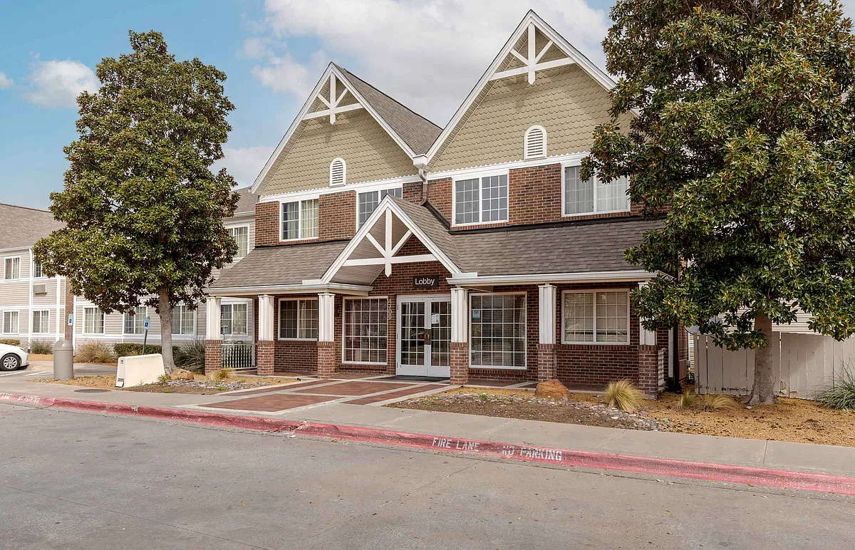 Exterior - Dallas - Plano Parkway