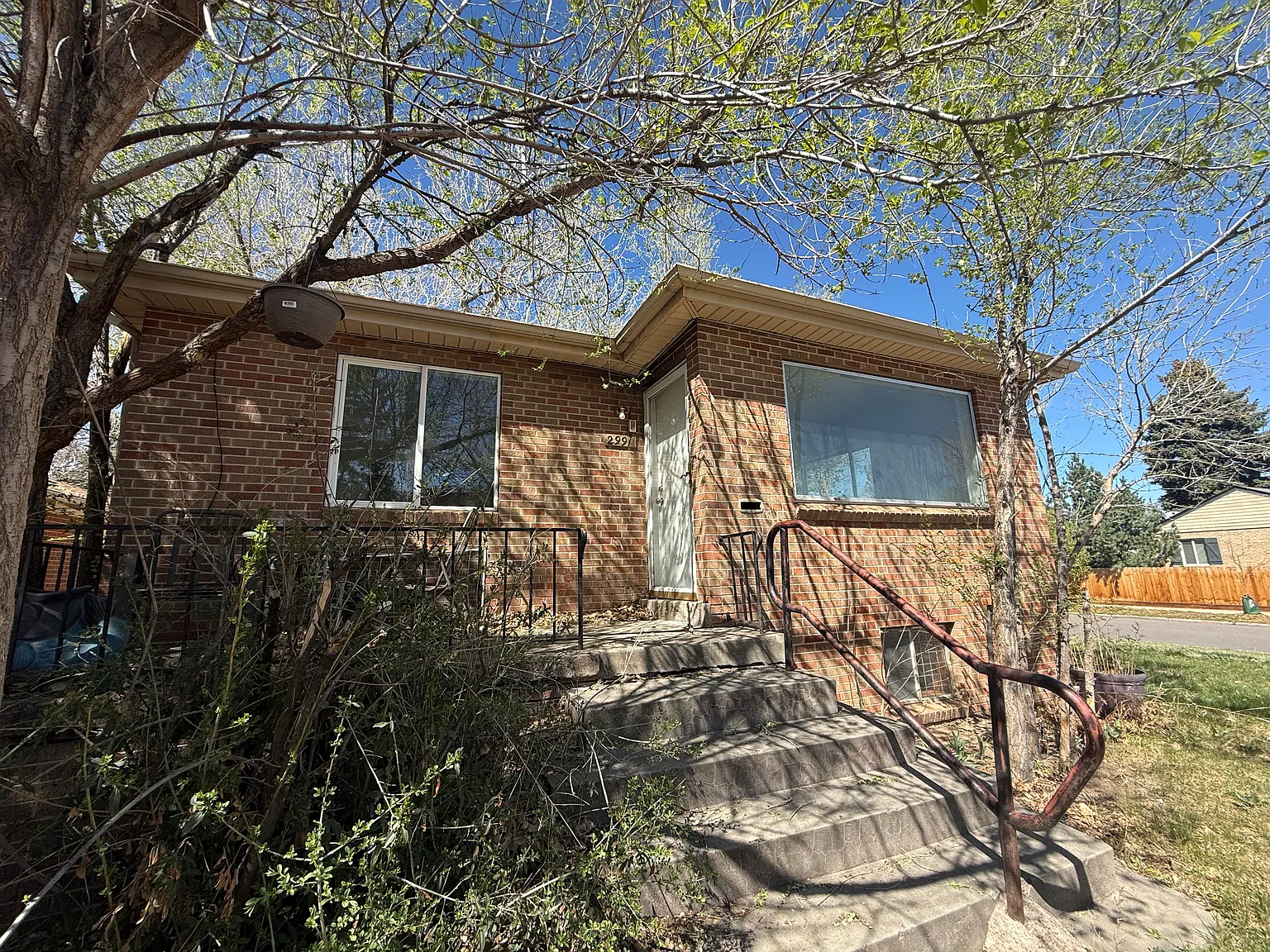 4 bed, 978 sqft, $2,600 — Photo 1