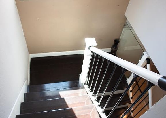 4th image of 5910 Southview Dr