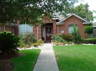 320 Cole St, Webster, TX 77598