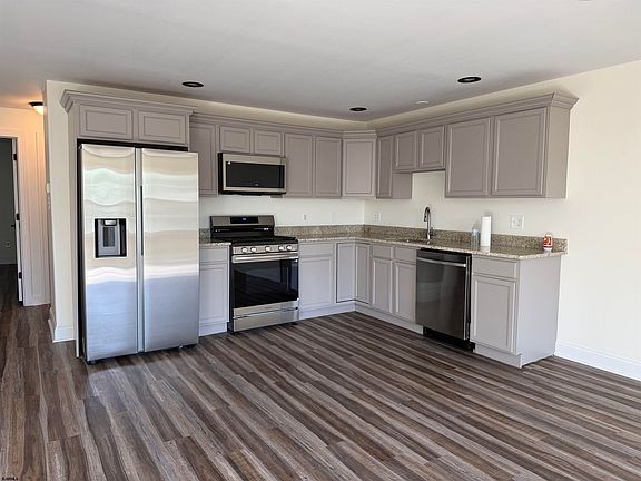 3rd image of 2429 Formicas Way #2429