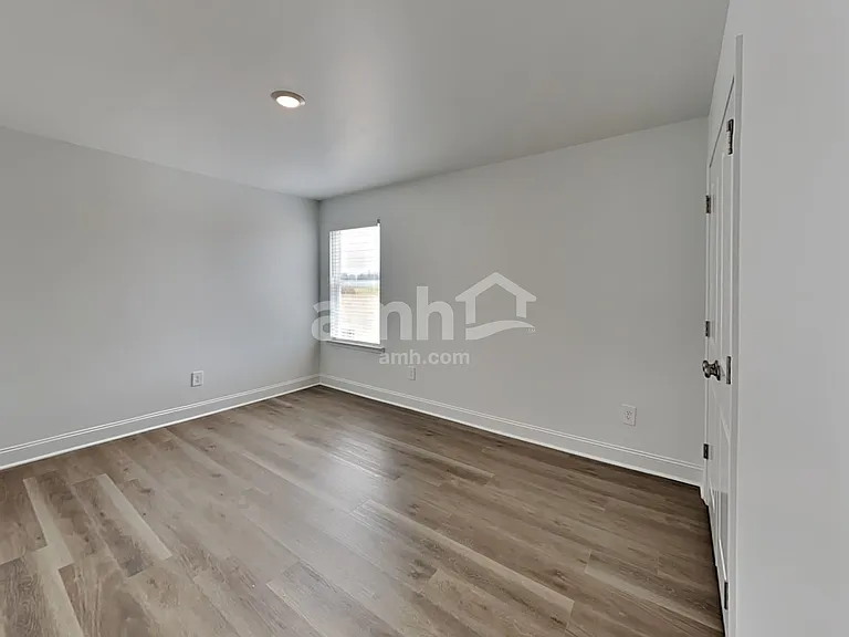 116 Punderson Dr — Photo 14