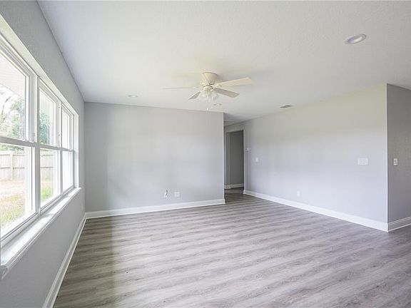5th image of 156 Lake Roy Dr