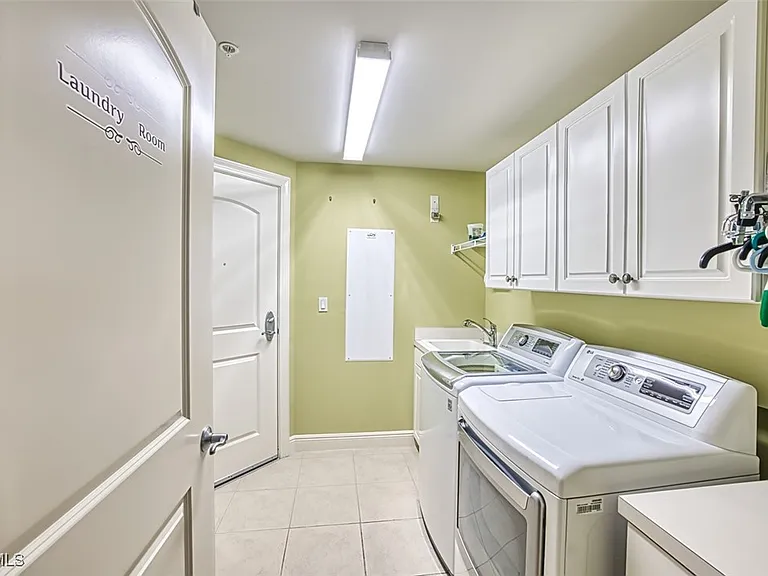 2104 W 1st St #1004 — Photo 34