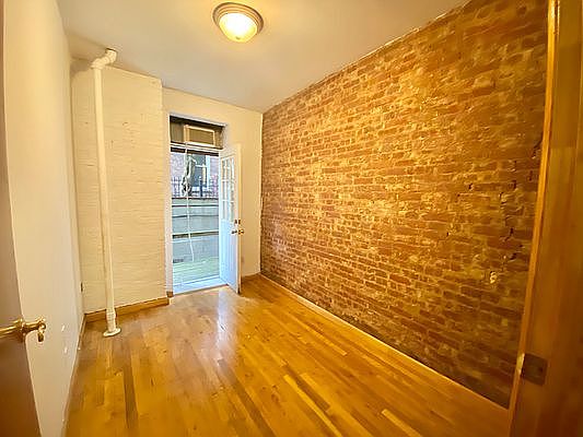 3rd image of 540 E 5th St #1RR