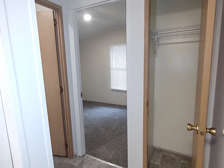 8685 Green Meadows Ln — Photo 13