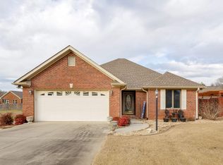 14 Claten Cv, Russellville, AL 35654