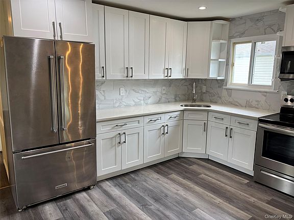 4th image of 537 Lakeway Drive
