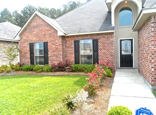26074 Willow Wood St, Denham Springs, LA 70726