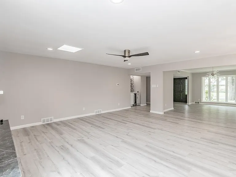 4015 Crown Shore Dr — Photo 43
