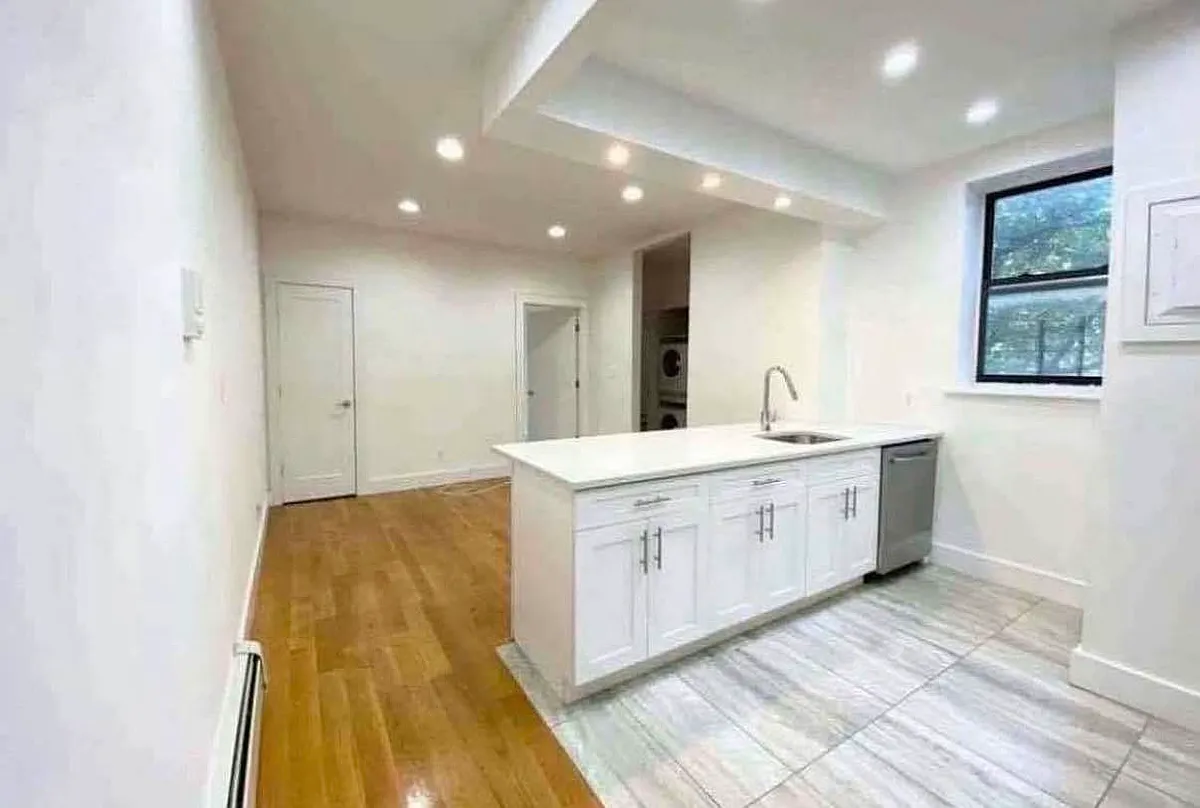Building Photo - 56 W 127th St #2B