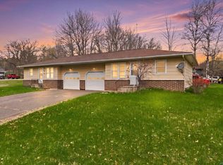916/918 Michigan St, Spooner, WI 54801