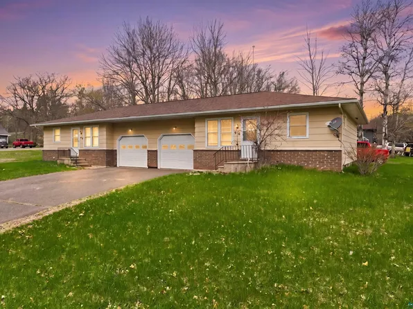 916/918 Michigan St, Spooner, WI 54801