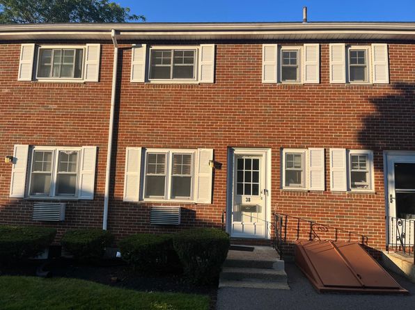 38 Emerson Gardens Rd, Lexington, MA 02420