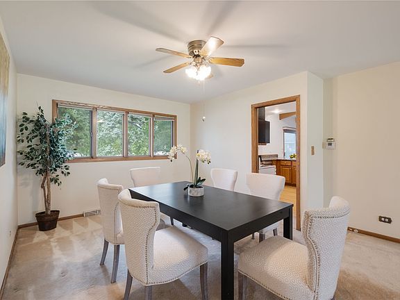4th image of 2319 Westwood Dr