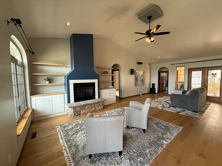 594 Cobble Dr — Photo 2