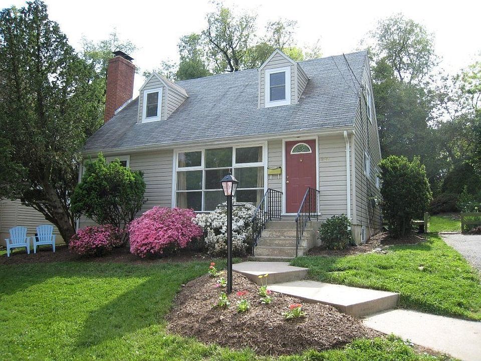 For Sale: 900 N Lexington Street, Arlington, VA 22205