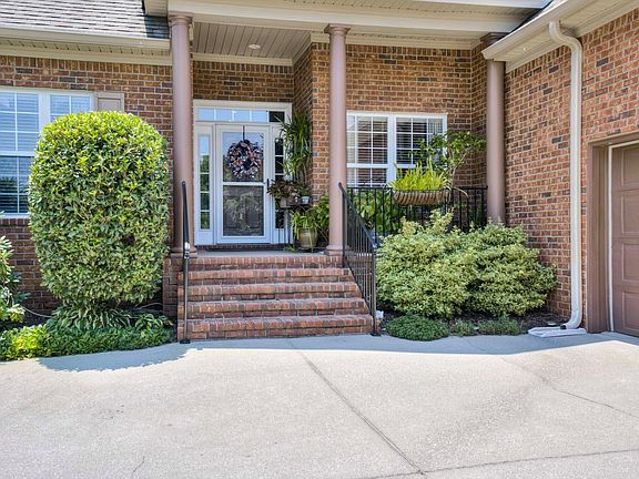3rd image of 235 Bellewood Dr