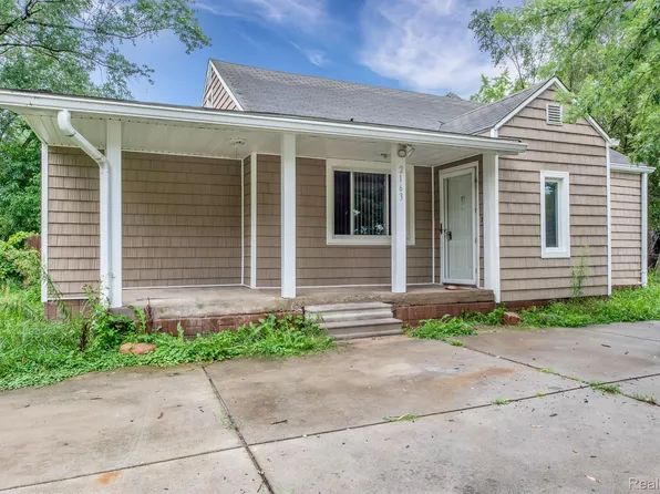 2163 Virginia Dr, Troy, MI 48083