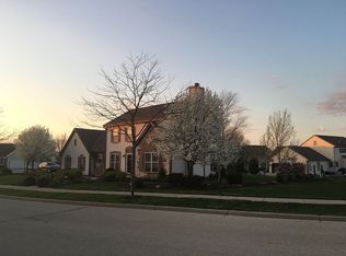 940 Valley Hill Dr, Waukesha, WI 53189