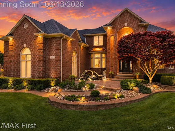 13800 Berryknoll Dr, Shelby Township, MI 48315