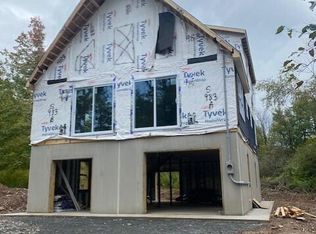 56 Windemere Ln, Lake Ariel, PA 18436