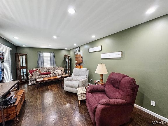 3rd image of 2610 Marsh Ave