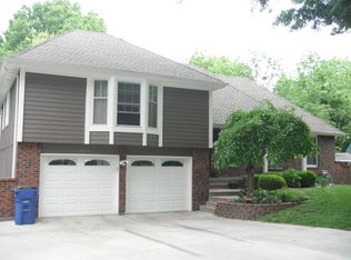 1405 SW 22nd St, Blue Springs, MO 64015