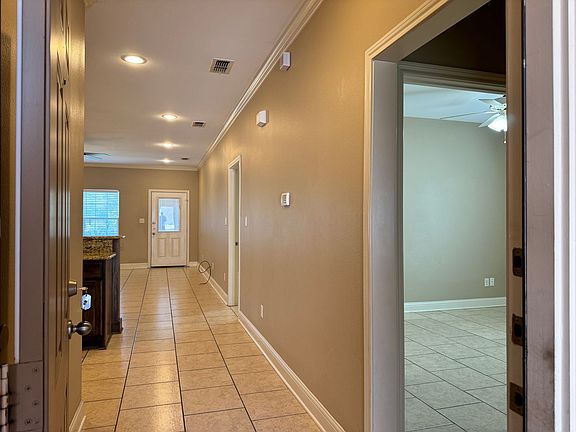 3rd image of 9100 Shadow Oak Dr #2B-2BA-1145SQFT