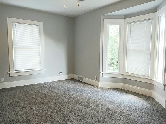 3rd image of 927 N Nye Ave #3