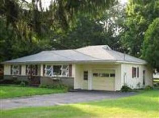 22 Nancy Dr, Troy, NY 12180