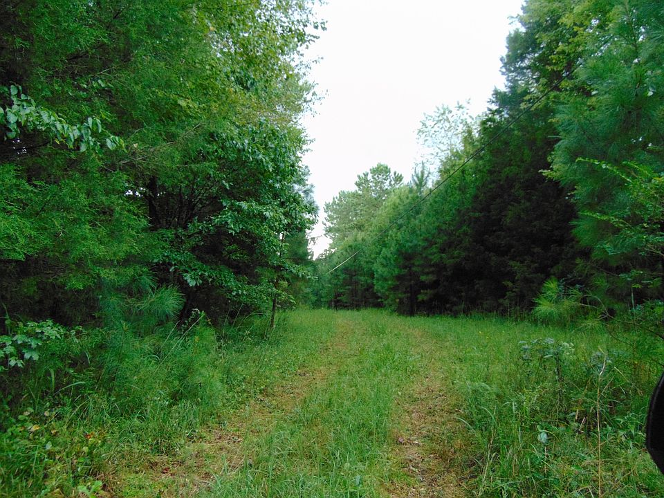 2nd image of 853 Turnpike Rd