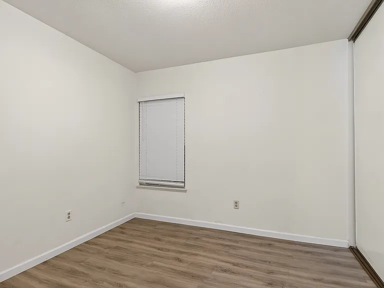 2051 Sycamore Ct — Photo 11