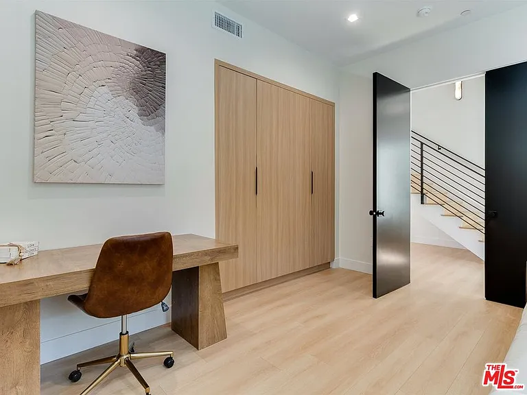 5929 Hesperia Ave — Photo 24
