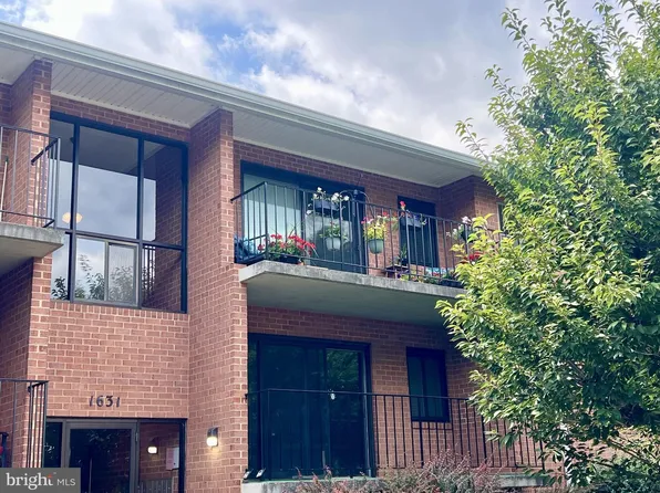 1631 Edgewood Pl APT 204, Hagerstown, MD 21740
