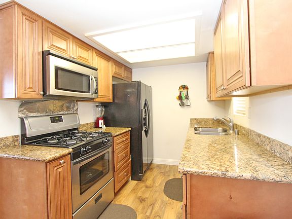 2nd image of 423 Cedarwood Dr