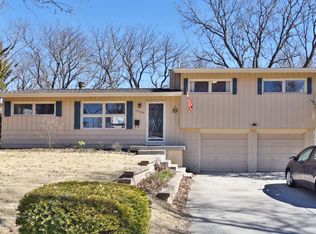 7909 Falmouth St, Prairie Village, KS 66208