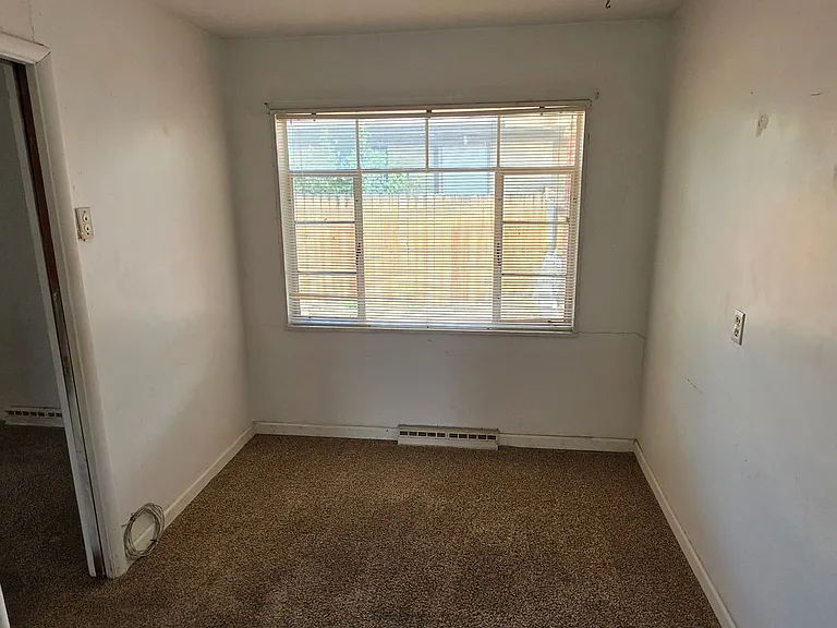 2524 N Elizabeth St — Photo 5