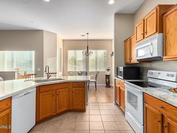 3rd image of 26 S Quinn Cir Unit 16
