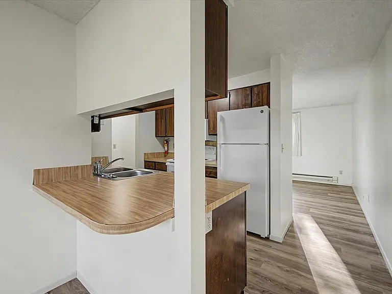 1079-1089 S Leadville Ave — Photo 13