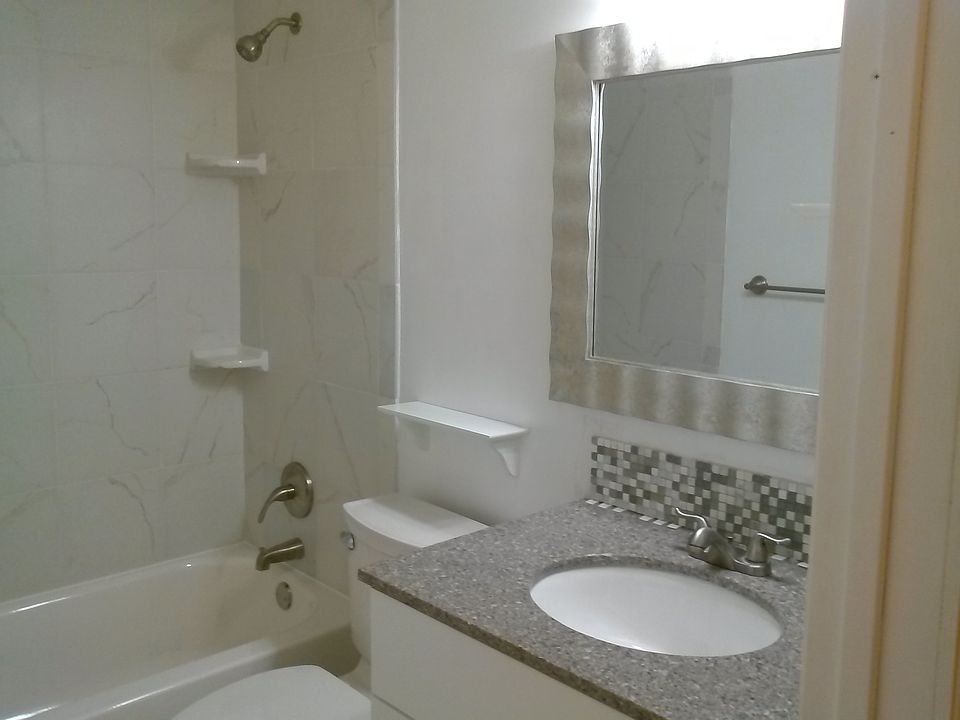 Bathroom 1403
