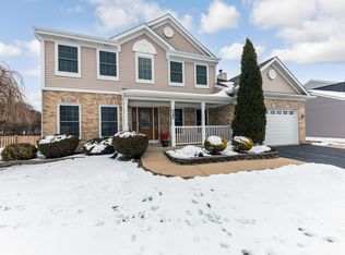 416 Raintree Dr, Oswego, IL 60543