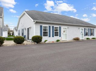 11 N Schooner Point Dr, Port Clinton, OH 43452